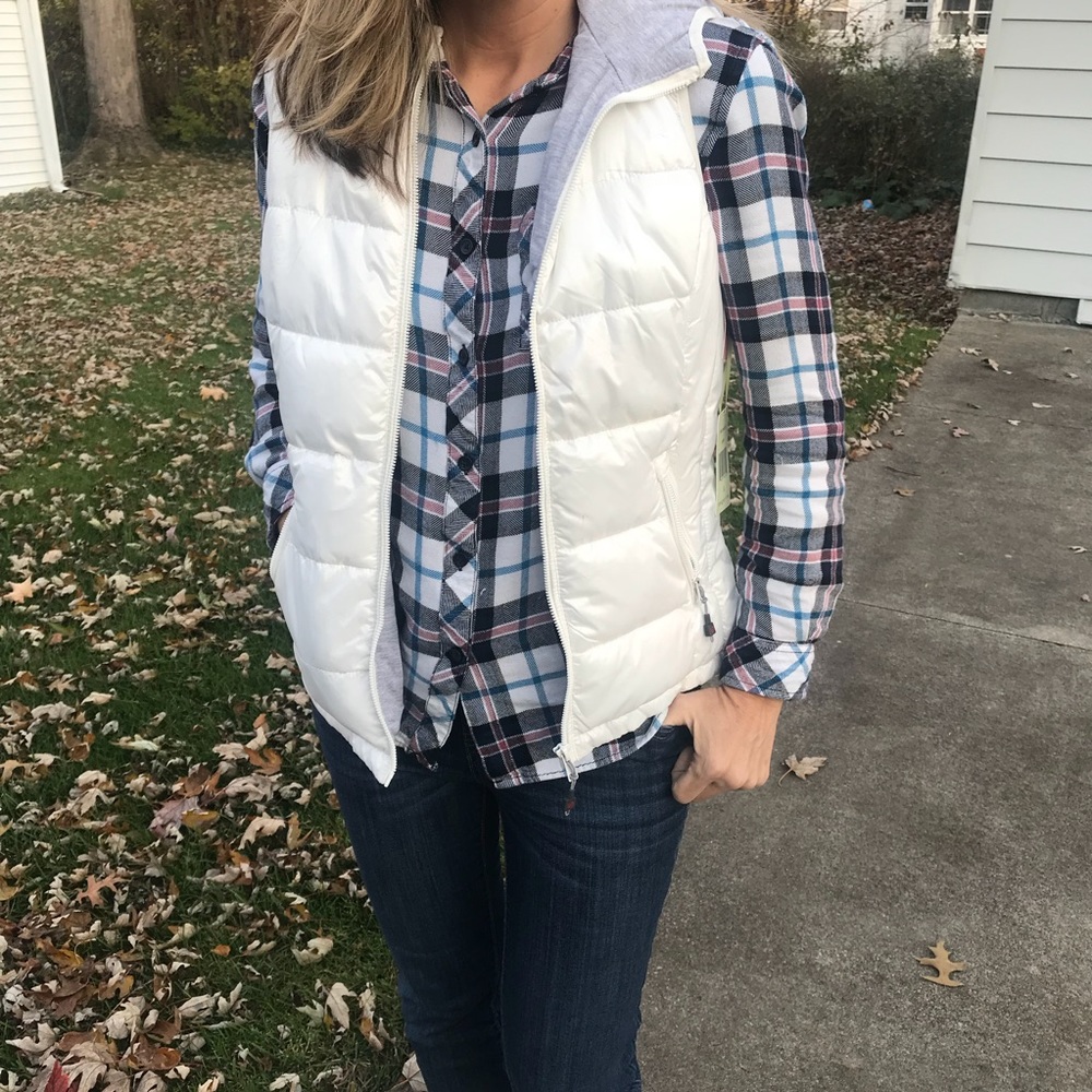 Hooded White Puffer Vest Sz Small - Picture 7 of 7